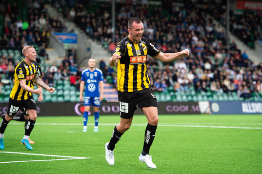 Häckens Even Hovland jublar