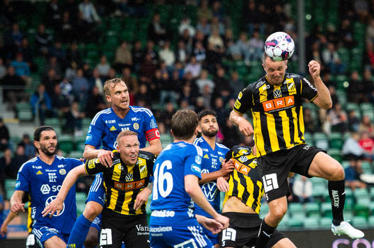 Häckens Even Hovland gör 1-2