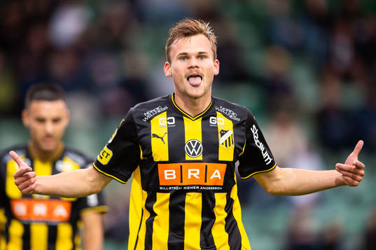 Häckens Oscar Uddenäs jublar