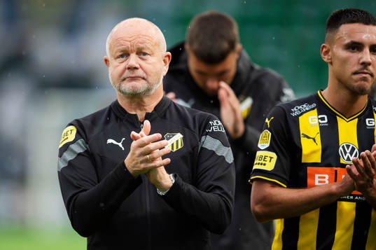 Häckens tränare Per-Mathias Högmo tackar publiken