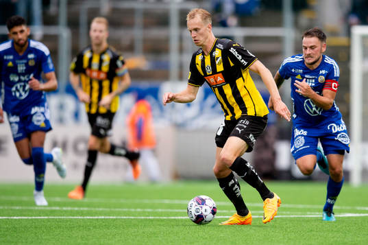 Häckens Gustav Berggren och GIF Sundsvalls Pontus Silfwer