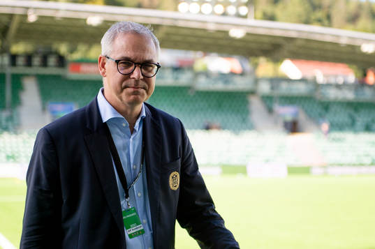 GIF Sundsvalls klubbchef Tomas Litström fotbollsmatchen i