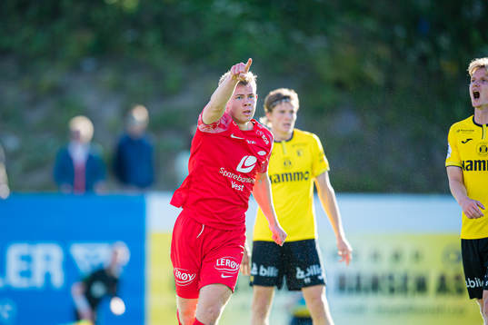 Aune Selland Heggebø of Brann celebrates