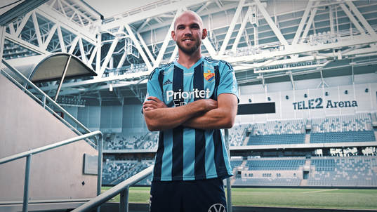 I denna handout-bild poserar Marcus Danielson för ett