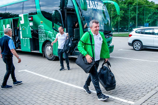 Head coach Vladimir Tjeburin