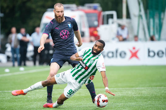 Jo Inge Berget of Malmö FF and Fabien Ourega of FK Zalgiris
