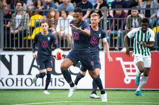 Isaac Kiese Thelin and Anders Christiansen of Malmö FF