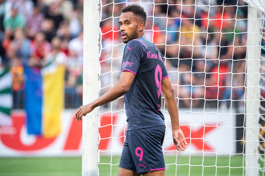 Isaac Kiese Thelin of Malmö FF looks dejected