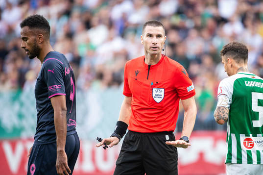 Referee Georgi Kabakov