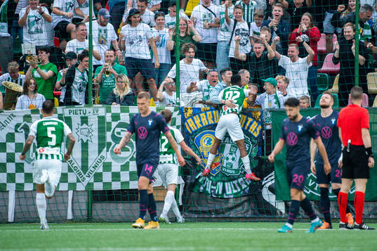 Fabien Ourega of FK Zalgiris celebrates