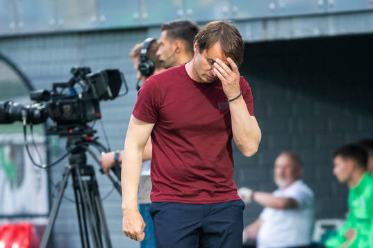 Milos Milojevic, head coach of Malmö FF looks dejected