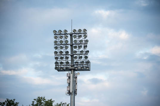 The spotlights go out