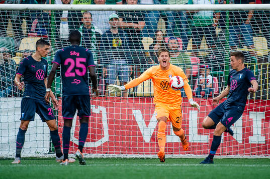 goalkeeper Johan Dahlin of Malmö FF