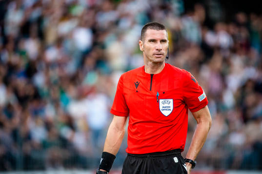 Referee Georgi Kabakov