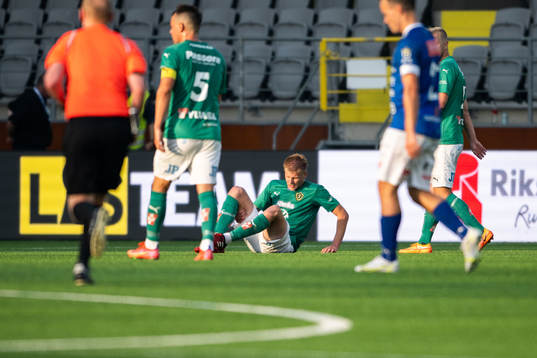 Jönköpings Södras Arvid Eriksson har ont