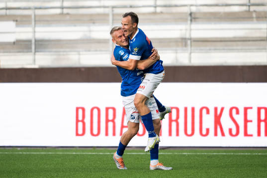 Norrbys Anton Wede och Johan Brannefalk jublar