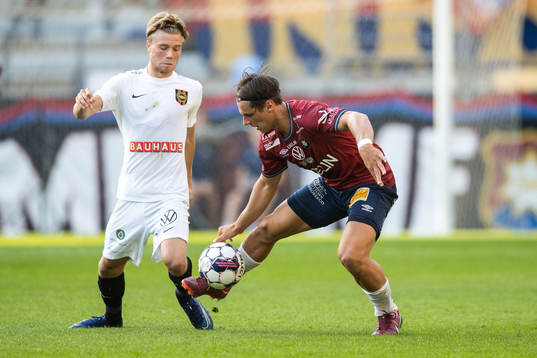 Brommapojkarnas Wilmer Odefalk och Örgrytes Kevin Ackermann