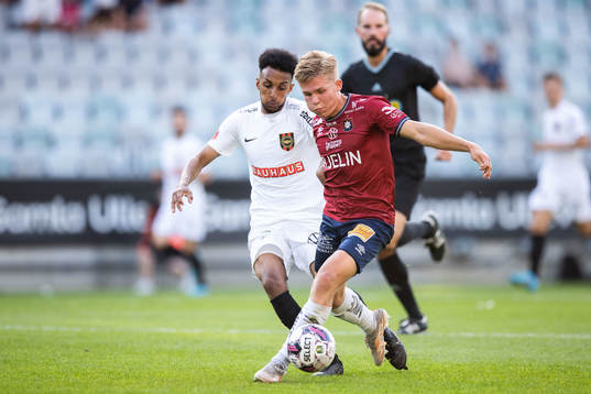 Brommapojkarnas Endreas Tesfai and Örgrytes Isak Dahlqvist