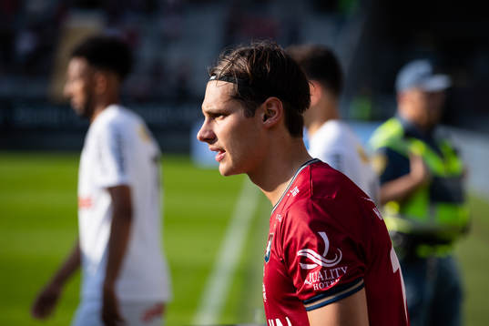 Örgrytes Kevin Ackermann innan fotbollsmatchen i