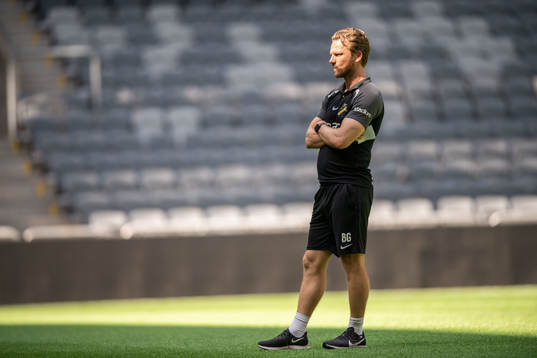Bartosz Grzelak, head coach of AIK