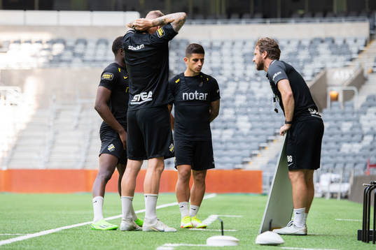 Bartosz Grzelak, head coach and Nicolas Stefanelli of AIK