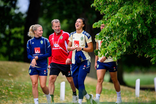 Rebecka Blomqvist, Pontus Ekblom, physio, goalkeeper Zecira