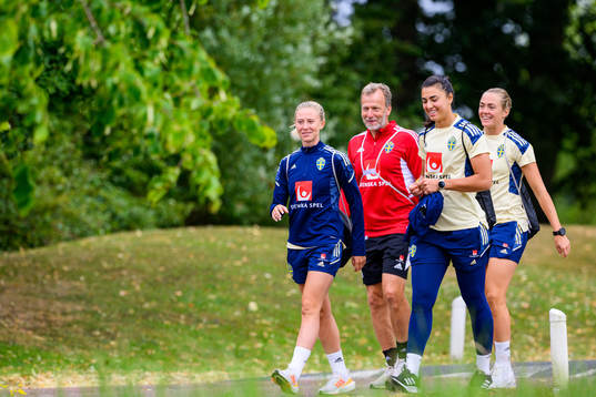 Rebecka Blomqvist, Pontus Ekblom, physio, goalkeeper Zecira