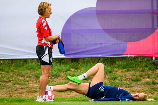 Annica Näsmark, physio and Sofia Jakobsson of the Swedish