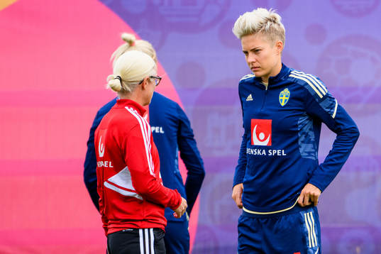 Victoria Sandell, assistant coach and Lina Hurtig of the