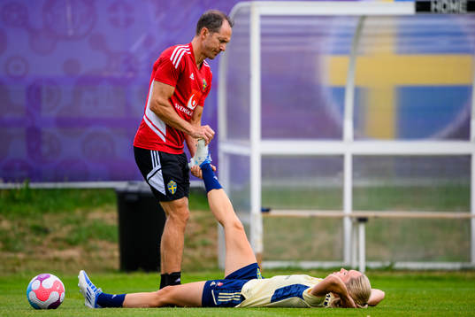Elin Rubensson and Martin Bergqvist, physio of the Swedish
