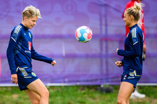 Lina Hurtig and Nathalie Björn of the Swedish women's