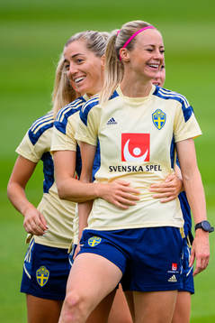 Linda Sembrant and Amanda Ilestedt of the Swedish women's