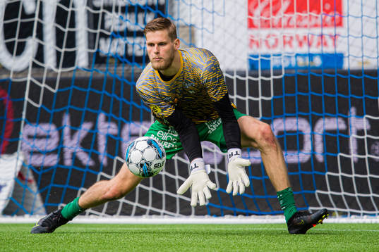 Goalkeeper Tim Rönning of Elfsborg warms up