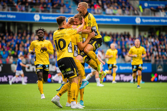 Rasmus Alm of Elfsborg celebrates