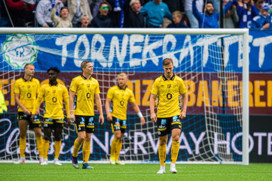 Simon Olsson of Elfsborg looks dejected