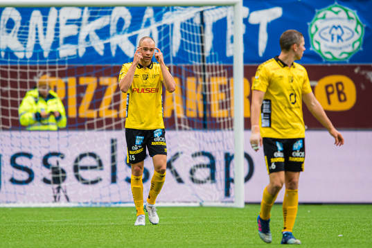 Leo Väisänen of Elfsborg looks dejected