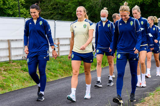 Goalkeeper Jennifer Falk, goalkeeper Zecira Musovic,