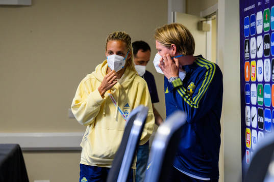 Nathalie Björn and Fredrik Madestam, press officer of the