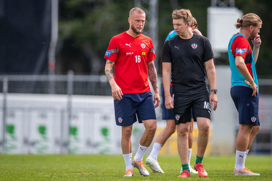 Alexander Faltsetas och fysioterapeut Marcus Linnér