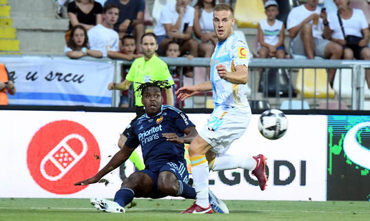 Ivan Smolcic of of Rijeka and Joel Asoro of Djurgården