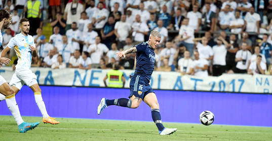 Victor Edvardsen of Djurgården scores 1-2