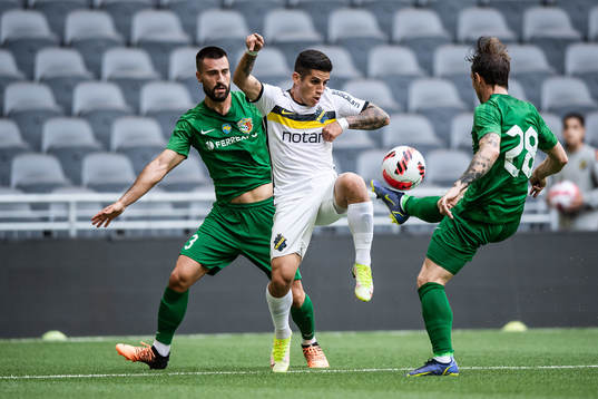 Sergiy Yavorskyy and David Puclin of Vorskla Poltava