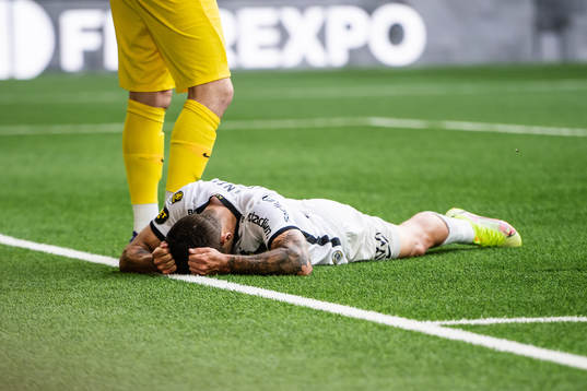Nicolas Stefanelli of AIK looks dejected
