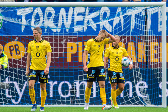 André Ibsen Rømer and Gustav Henriksson of Elfsborg looks