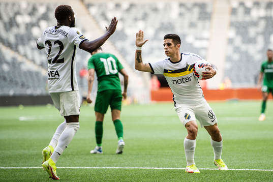 Benjamin Mbunga Kimpioka and Nicolas Stefanelli of AIK