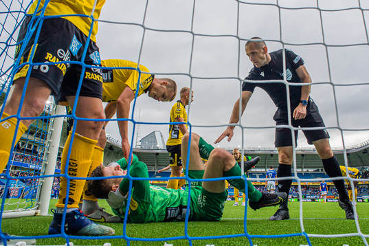 Goalkeeper Tim Rönning of Elfsborg in pain
