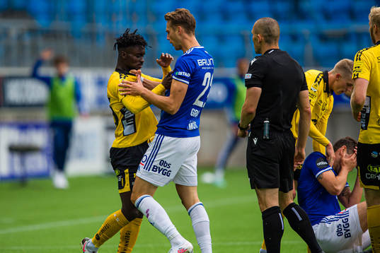Emmanuel Boateng of Elfsborg and Magnus Retsius Grødem of