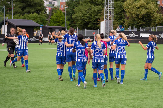 IFK Göteborgs spelare jublar
