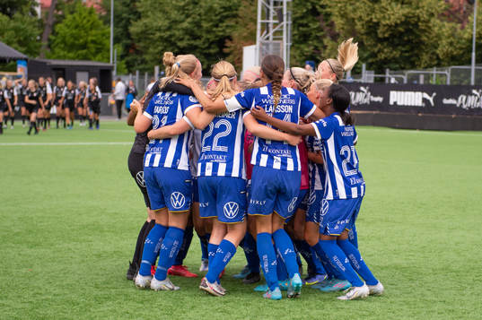 IFK Göteborgs spelare jublar