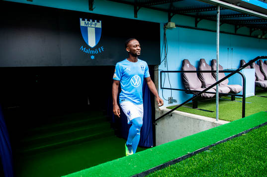 Malmö FF presenterar Mohamed Buya Turay som ny spelare